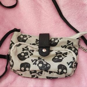 Edgy Skull Crossbody Bag - Black and Cream